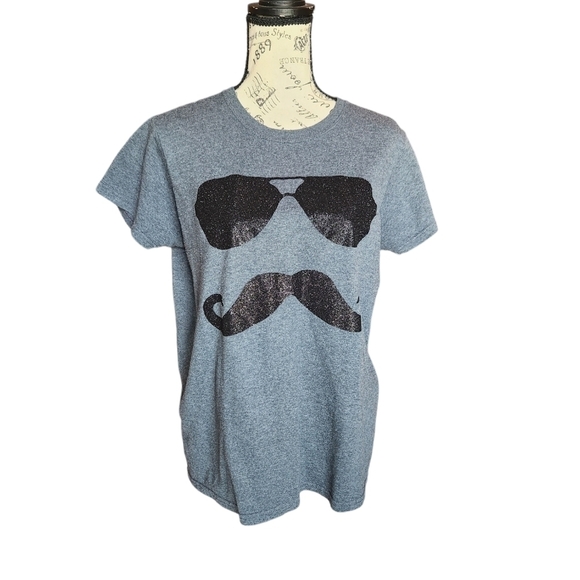Gildan Tops - Aviator mustach shirt